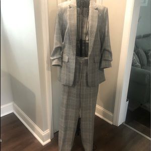 H & M Black & White Suit Blazer Sz S/ Pants sz 6